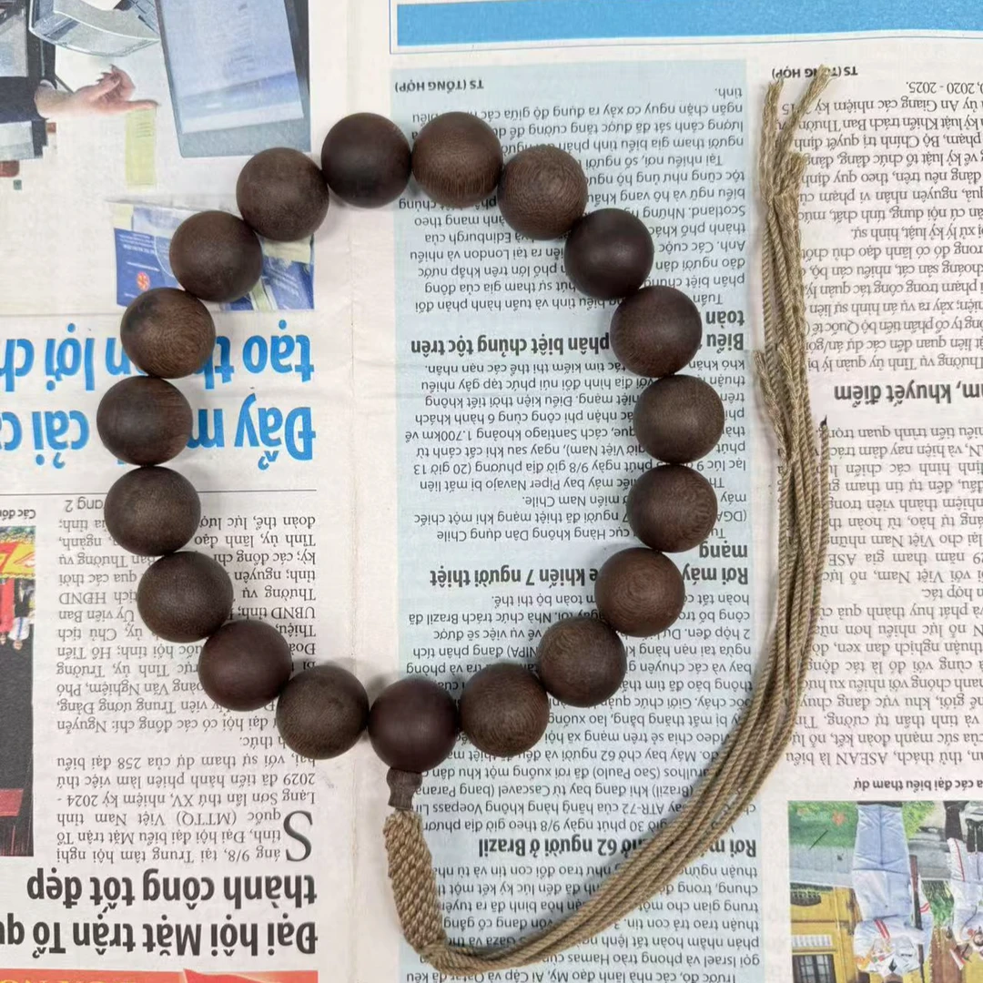 JXE-JH256-E22海南莺歌岭白棋沉香手持手串（多样性发货）