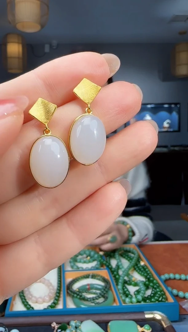 银S925镶嵌和田玉耳饰1