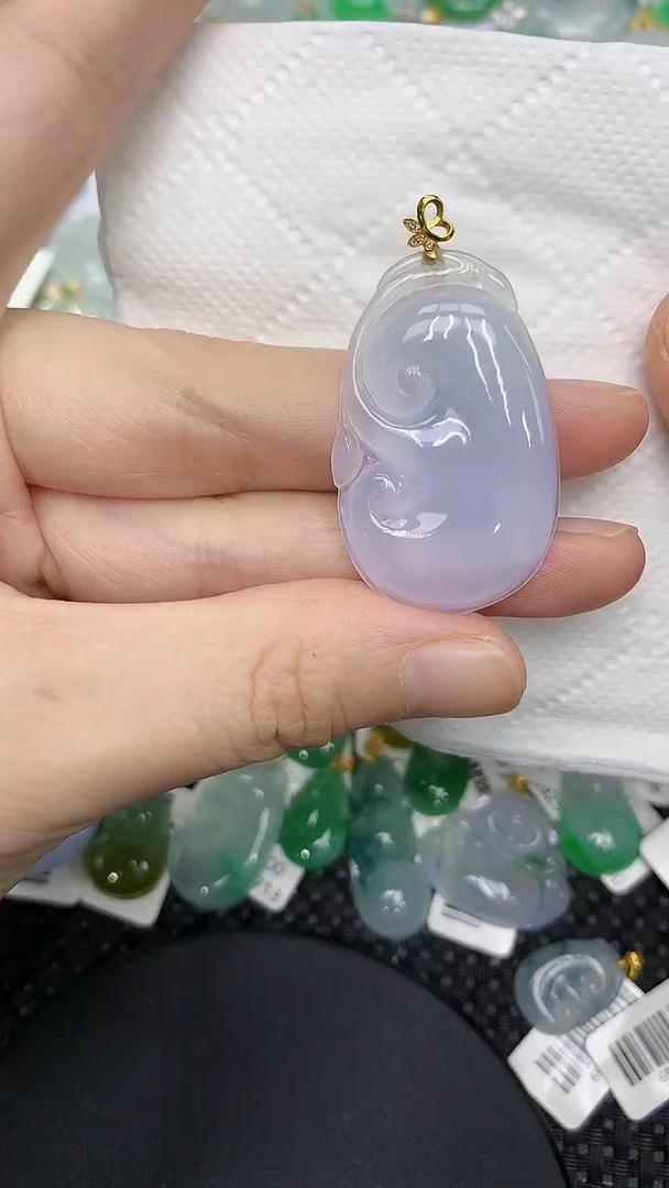 颈饰18K金镶嵌翡翠1111111111