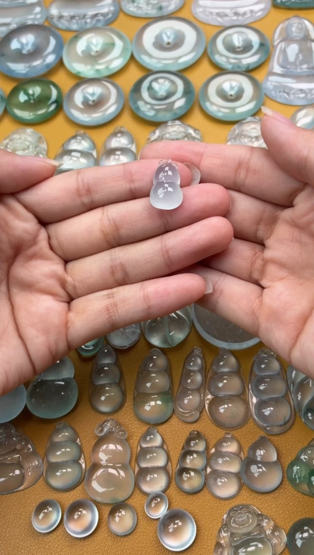 吊坠(不含链)未镶嵌翡翠11 葫芦 18.8 11.4 6.9