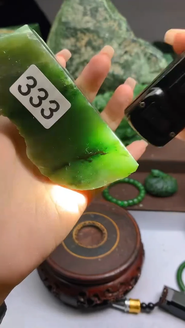 和田玉（碧玉）未镶嵌珠宝半成品1