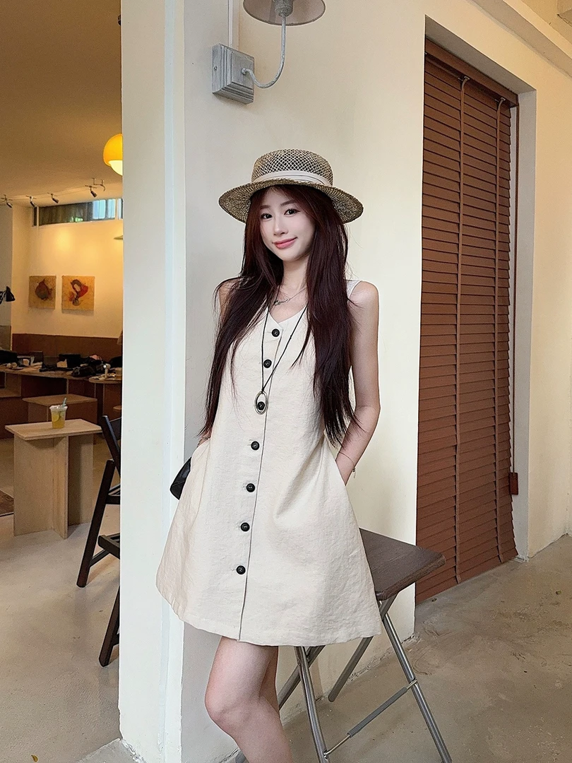 老钱风V领单排扣背心连衣裙女夏季小众a字裙修身收腰显瘦气质短裙