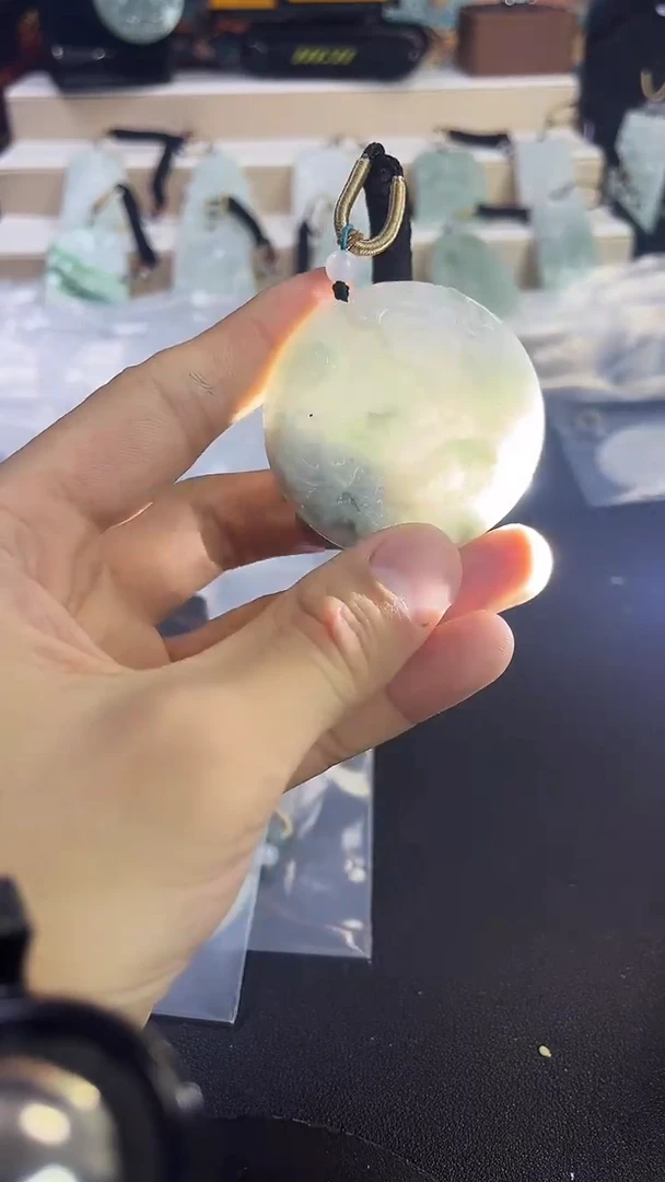 颈饰未镶嵌翡翠/8/29        69