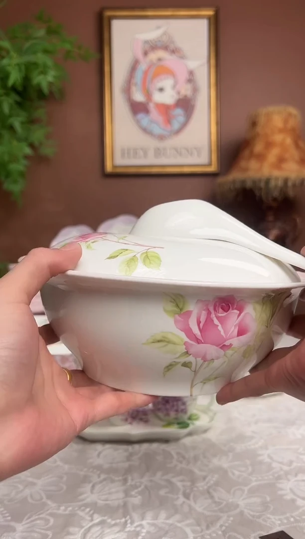 36%以上骨粉骨瓷玫瑰带盖大汤锅+勺（瑕疵）