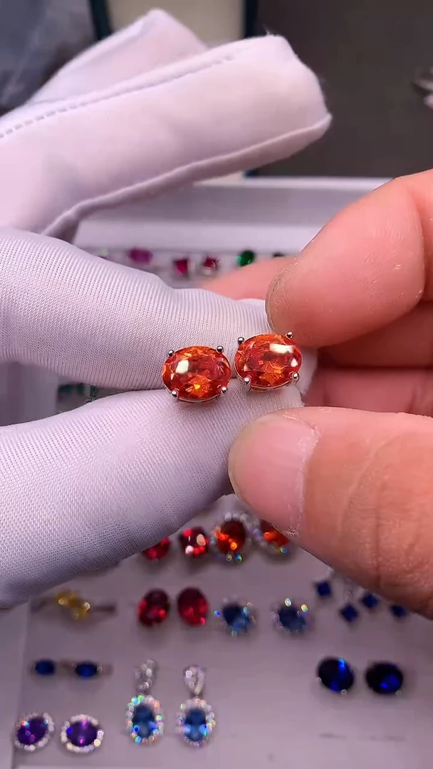 【闪购商品】彩色蓝宝石耳饰银S925镶嵌......