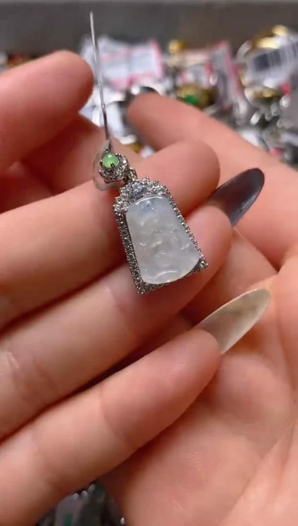 银S925镶嵌戒指翡翠百内无证书