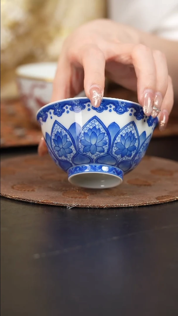 【闪购商品】杯看山柴窑青花莲杯