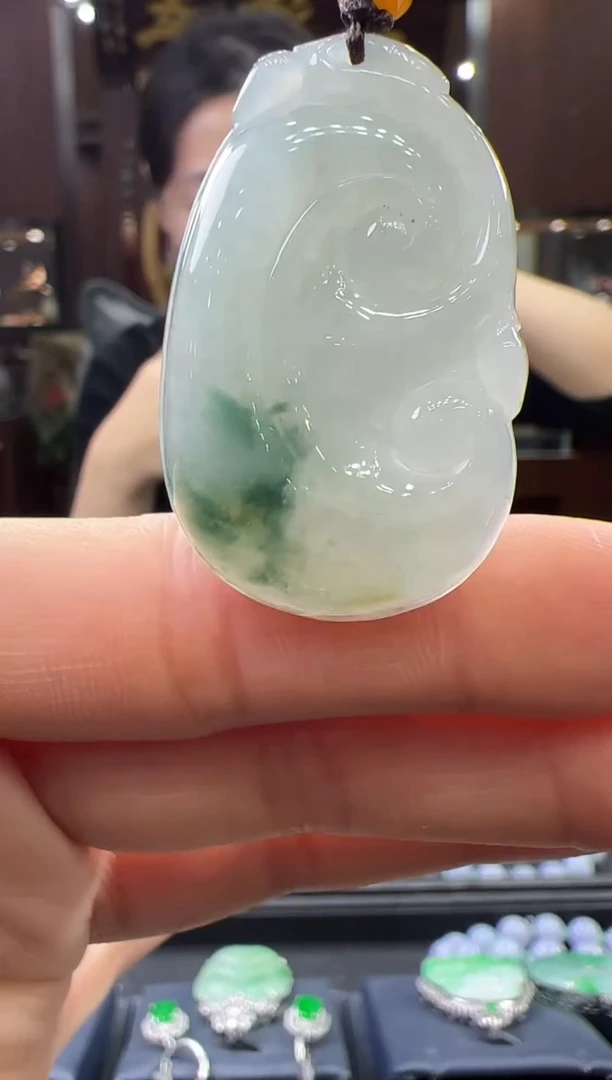 【闪购商品】翡翠挂件未镶嵌如意手机挂 有瑕疵