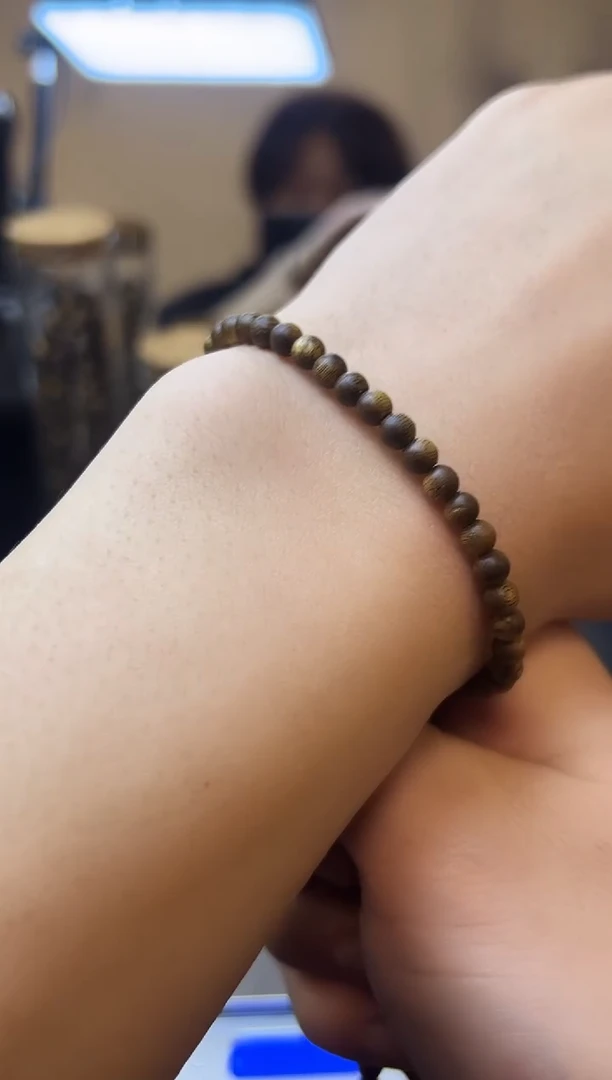 沉香手串泠****g莺歌绿绮楠圆珠4mm单圈