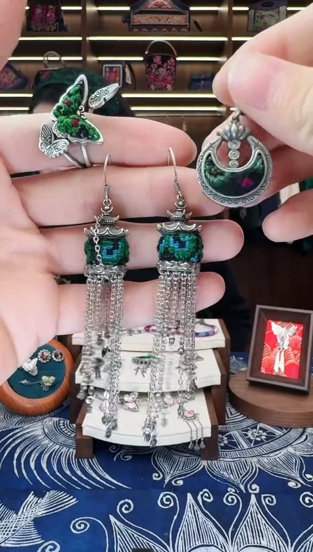 织绣63黔东南苗族刺绣