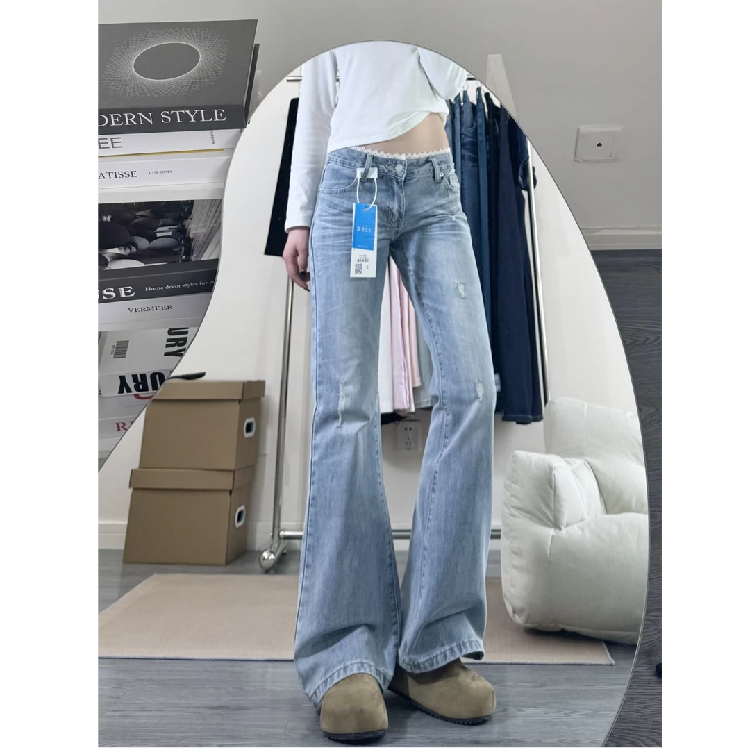 蕾丝拼接设计感低腰微喇牛仔裤女显瘦马蹄裤弹力浅蓝水洗磨破拖地
