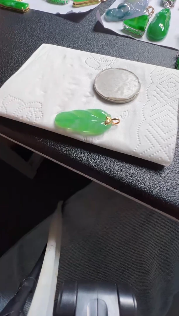 吊坠(不含链)18K金镶嵌翡翠368