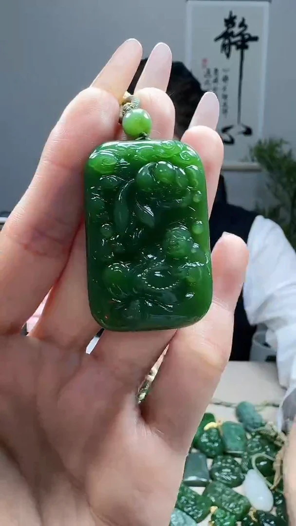 未镶嵌和田玉挂件1