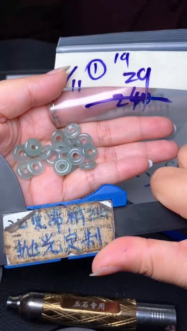 未镶嵌定制翡翠毛货需抛光多样性拍一发一