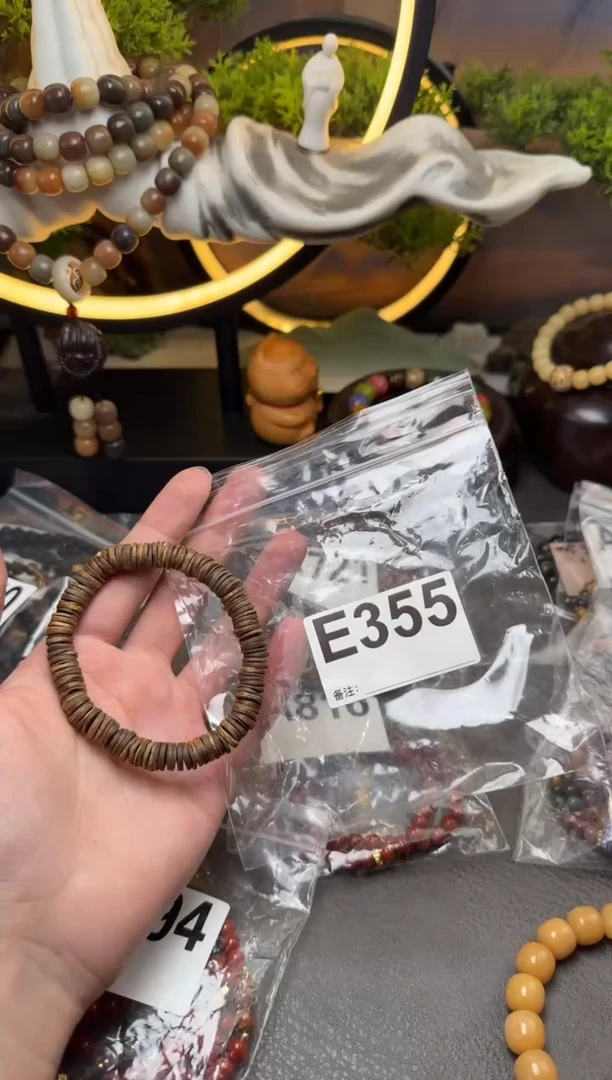 【闪购商品】檀香木手串/手链E355 鹦哥绿齐楠CX檀香