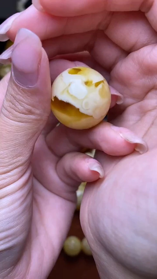 未镶嵌琥珀裸石葵. 18