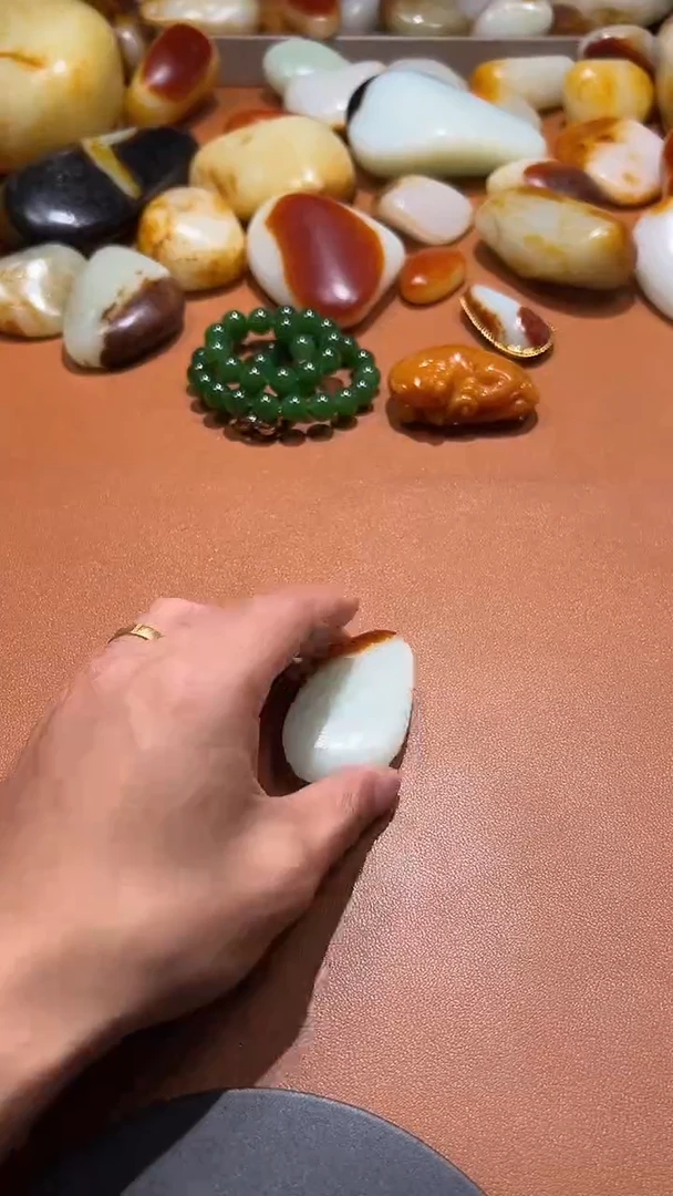 未镶嵌和田玉把件石*和田玉