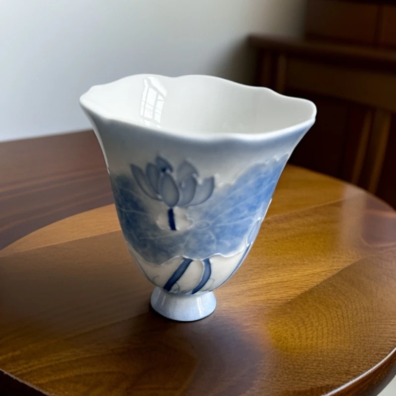 32纯手工手绘釉下彩荷花含苞待放高脚花口闻香杯
