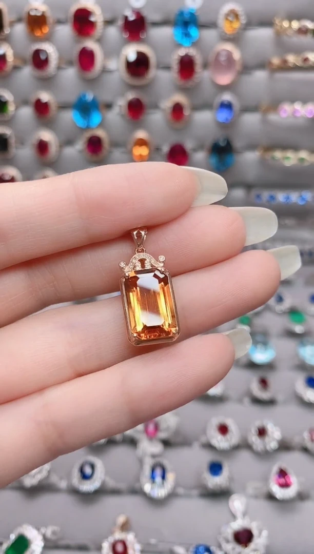 【闪购商品】黄晶18K金吊坠18K金镶嵌1