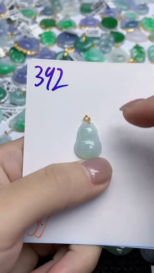 【闪购商品】翡翠挂件18K金镶嵌天然翡翠A货