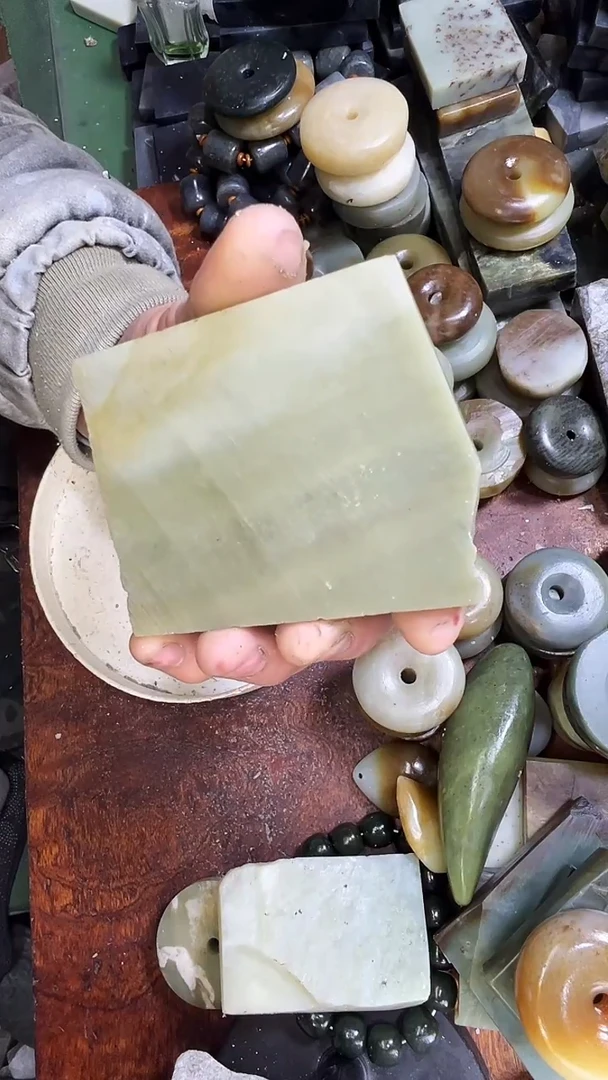 未镶嵌和田玉珠宝半成品地*人1