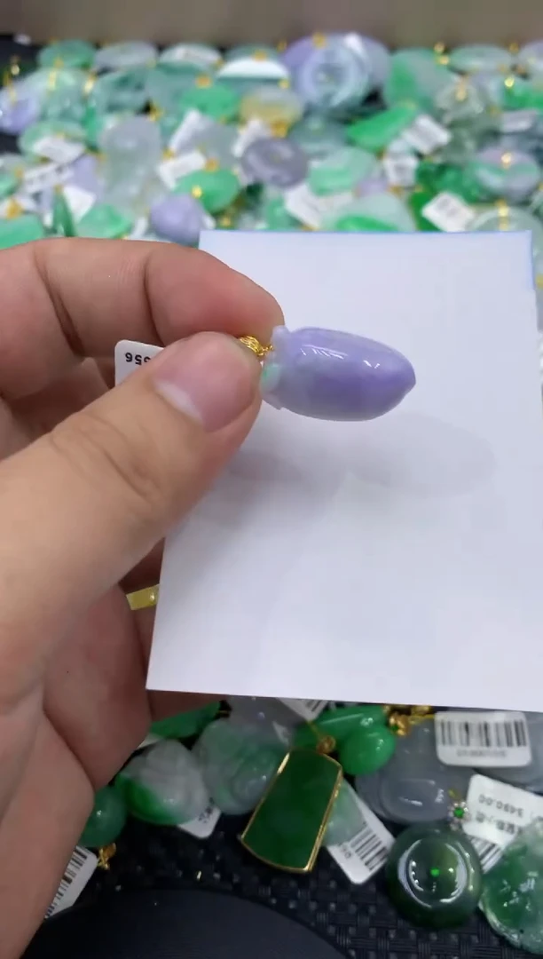 颈饰18K金镶嵌翡翠天然缅甸翡翠A货