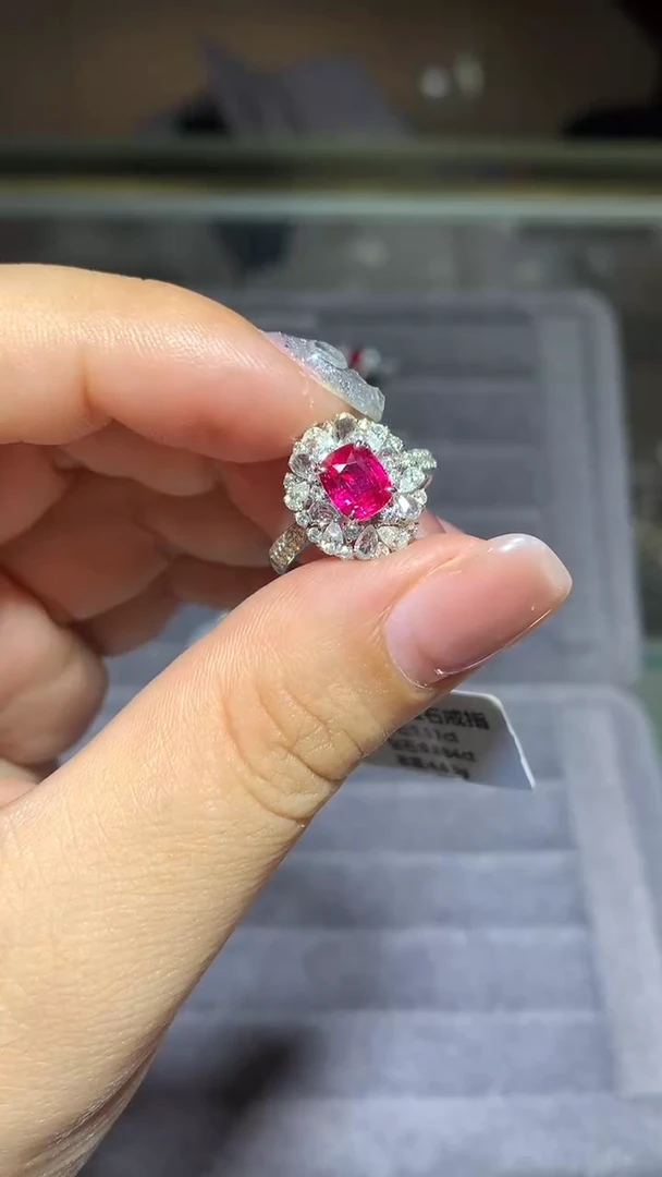 18K金镶嵌戒指红宝石1.17CT