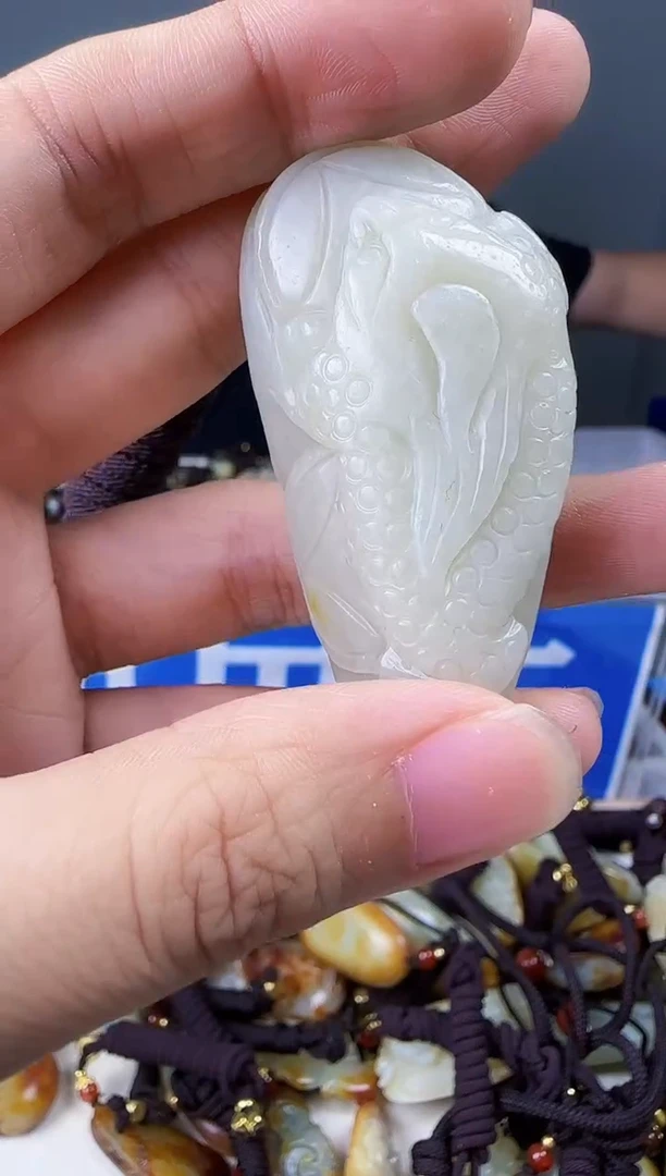 和田玉未镶嵌颈饰1