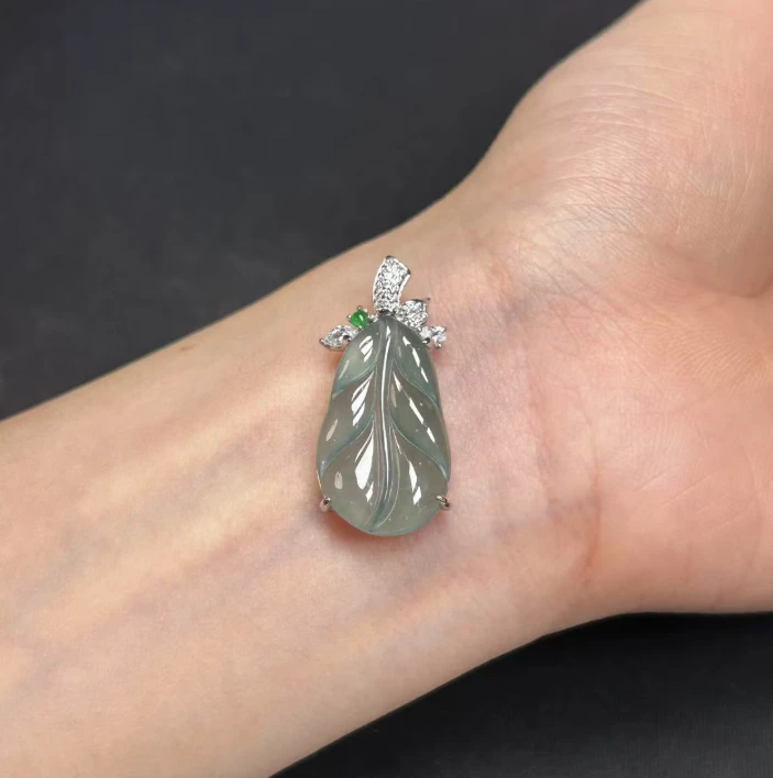 【睿泽赏宝】S925翡翠叶子吊坠 23*13.7*3 AE0775