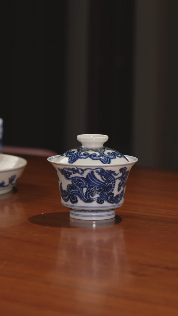 松风馆藏貔貅马蹄盖碗