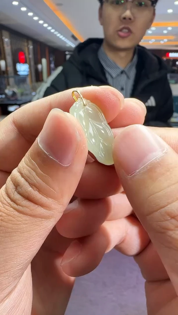 18K金镶嵌和田玉挂件【陆104】33 7021