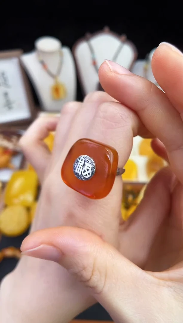 琥珀未镶嵌珠宝奇石柒月