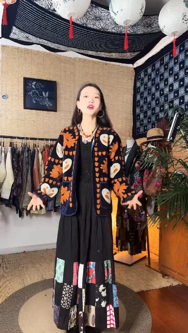 【闪购商品】设计师款蓝天鹅绒红刺绣外套