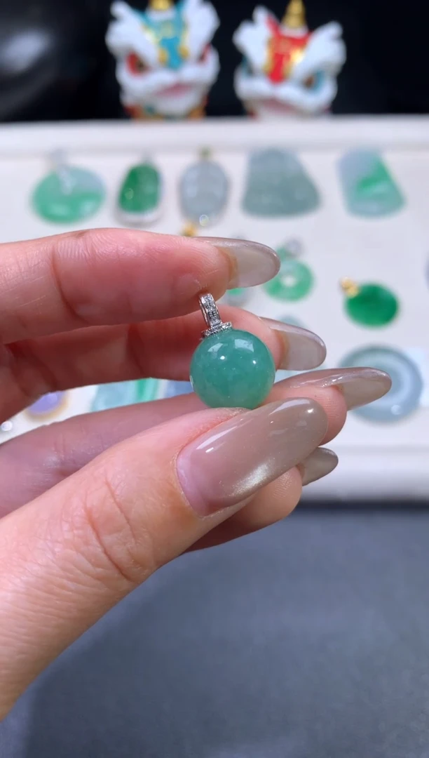 吊坠(不含链)18K金镶嵌翡翠翡翠