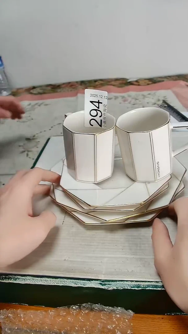 瓷片红***包小淼海外陶瓷工艺品