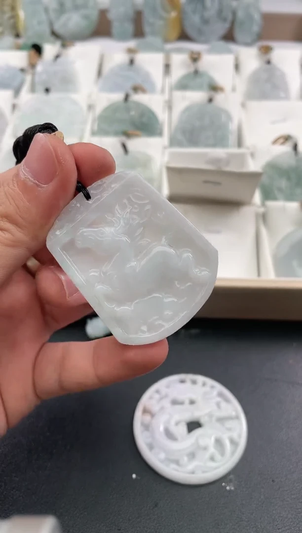 颈饰未镶嵌翡翠26/01/04/99