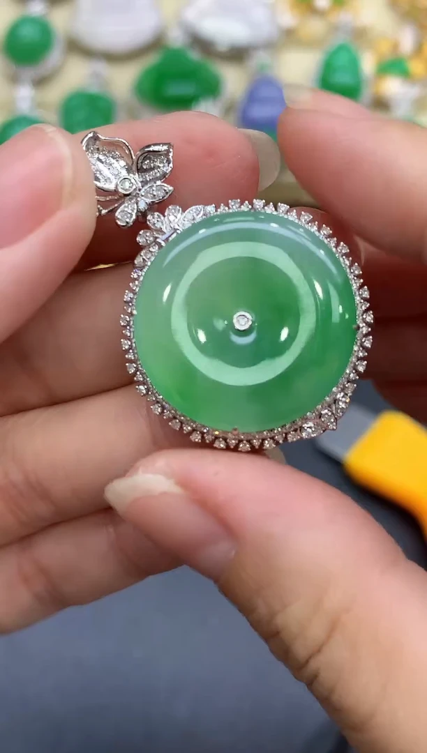 颈饰18K金镶嵌翡翠452-中国好珍宝