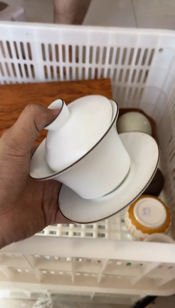 无运费险有瑕疵的摄影的产品有使用过的痕迹有点脏介意勿拍