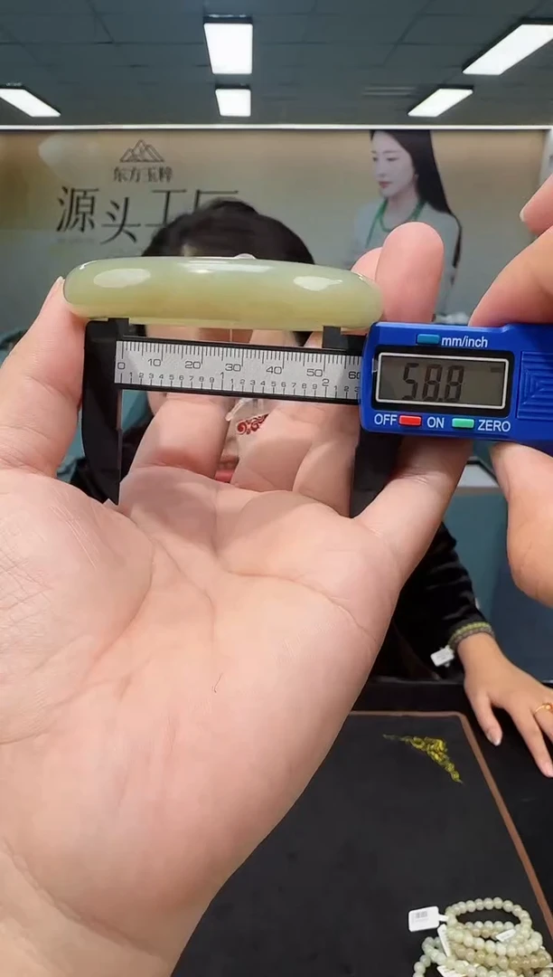 未镶嵌手镯和田玉多样性发货 拍一发一