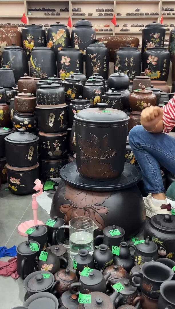 罐瑕疵茶叶罐  九饼荷花 371