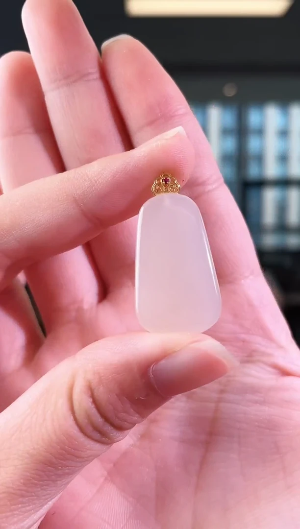 和田玉18K金镶嵌颈饰无事牌 多样性发其一 颜色随机发