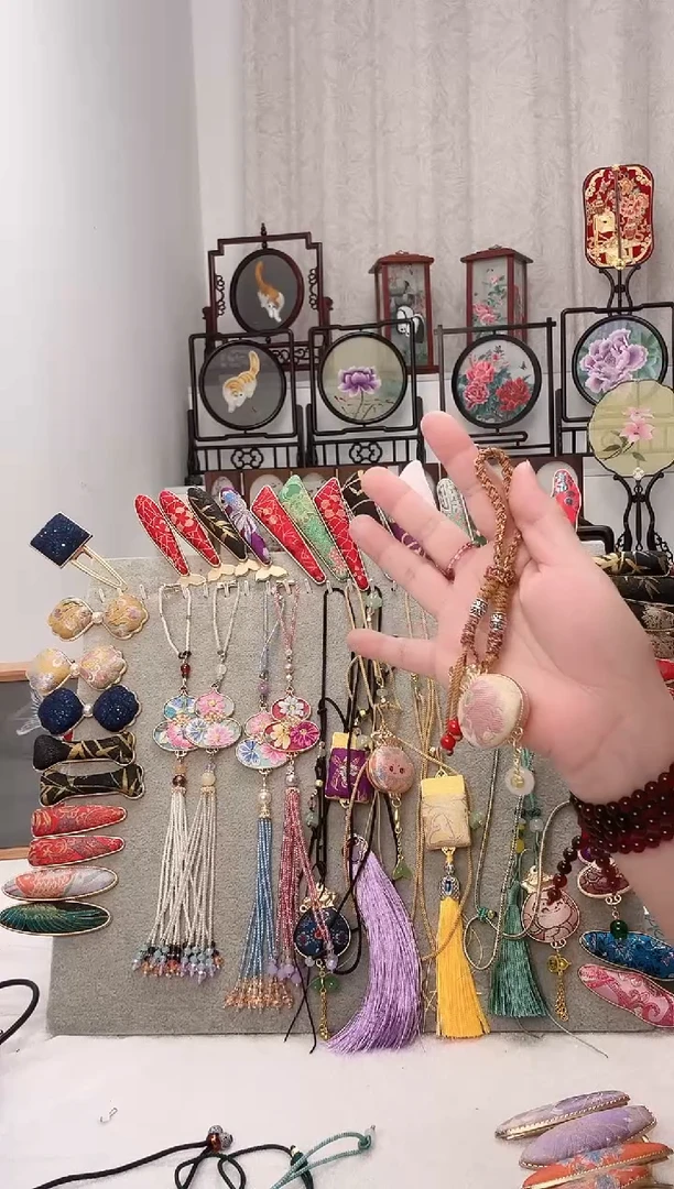 扇子苏绣作品手工车挂