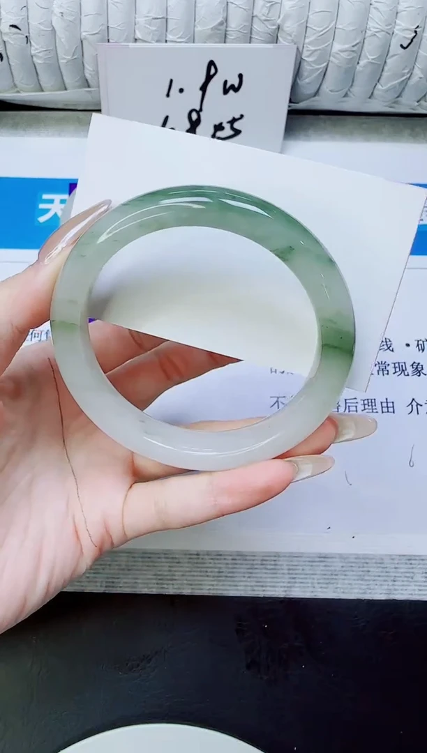 未镶嵌手镯石英质玉101/60.3