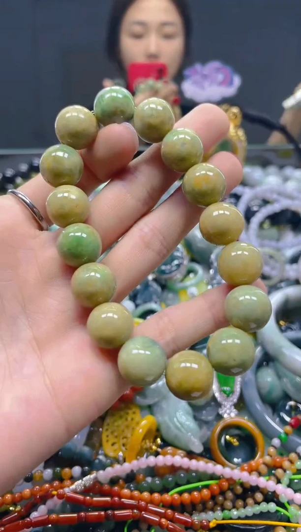颈饰未镶嵌翡翠13MM/Q/翡翠A货，一件也是批发价