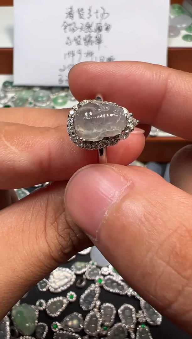 银S925镶嵌戒指翡翠鱼**果貔貅戒指