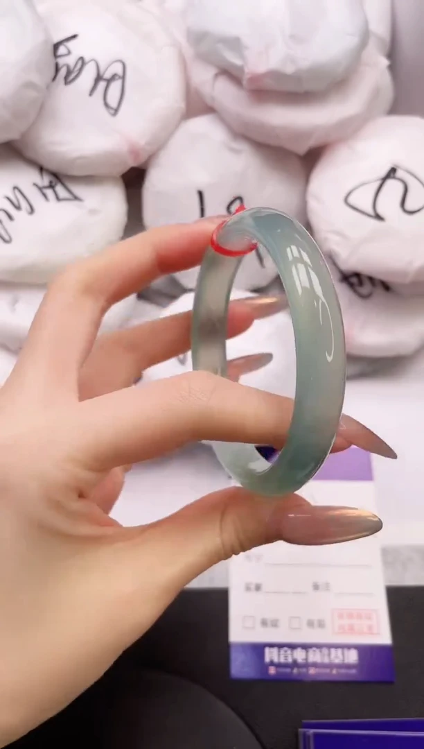 【闪购商品】石英质玉手镯未镶嵌3K32-60