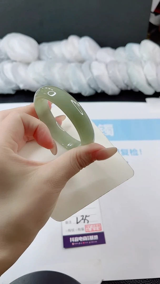 未镶嵌手镯石英质玉多样性发货L35