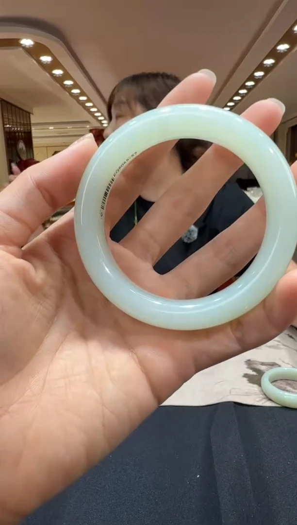 和田玉未镶嵌颈饰手镯57