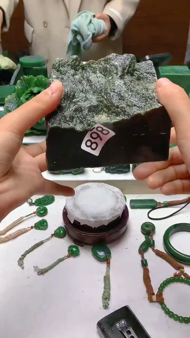 未镶嵌和田玉把件1