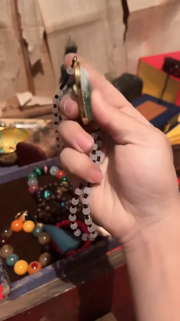 一一一一一一白绿吊坠